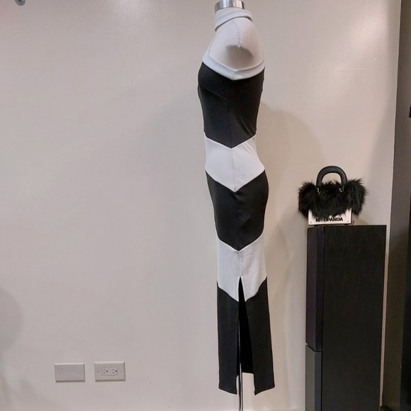 💥CHIC & SEXY💥One Shoulder Choker Bodycon Dress in Black & White Stripe - Picture 4 of 13